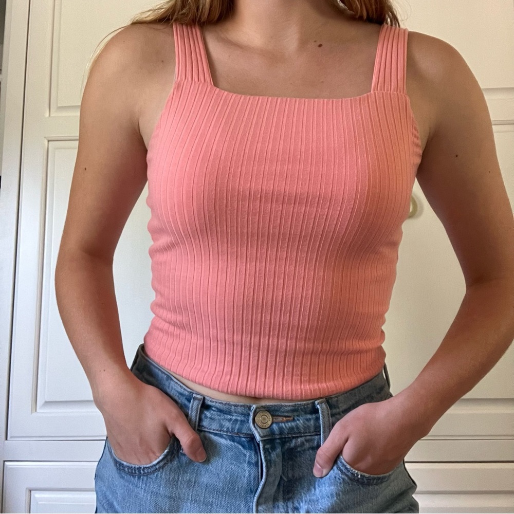 SO PINK CROPPED TANK TOP